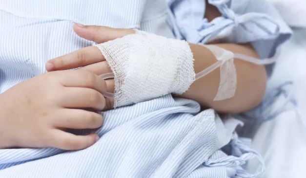 Cómo las bacterias que causan problema bucal aumentan el riesgo de cáncer de esófago